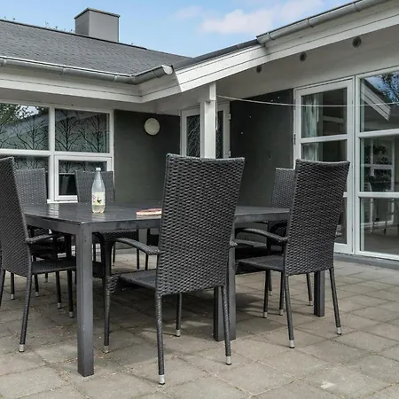 4 Bedroom Lovely In Сasa de vacaciones