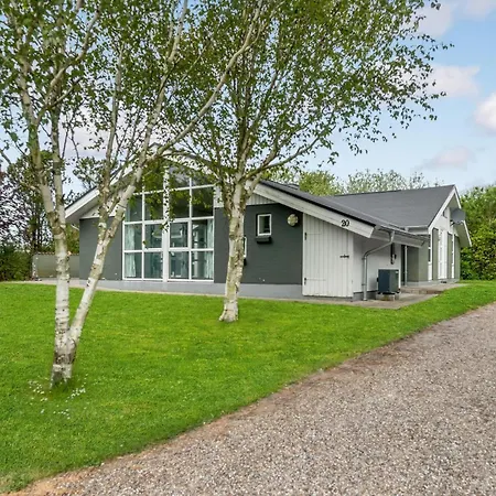 4 Bedroom Lovely In Сasa de vacaciones Vestervig